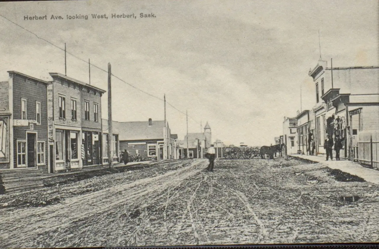 Herbert Avenue looking west, about 1910