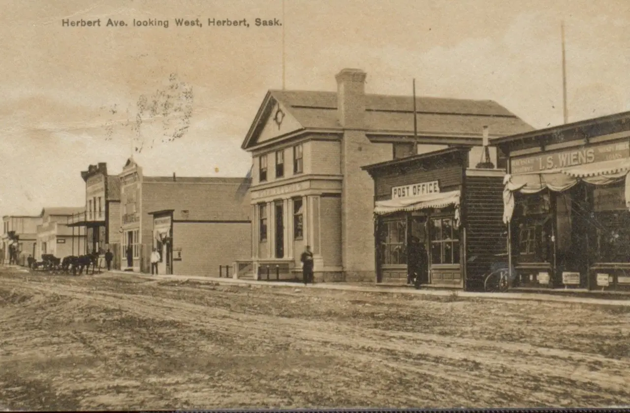 Herbert Avenue looking west, with the Post Office, about 1910